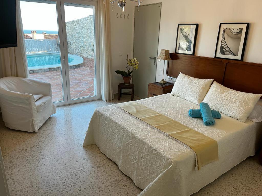 Habitaciones En Casa Miguel Caleta De Velez Esterno foto
