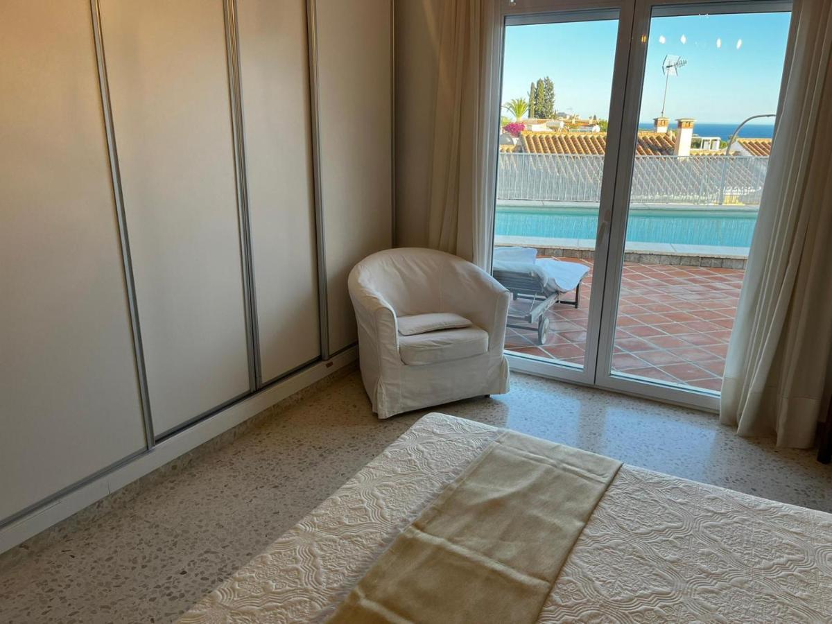 Habitaciones En Casa Miguel Caleta De Velez Esterno foto