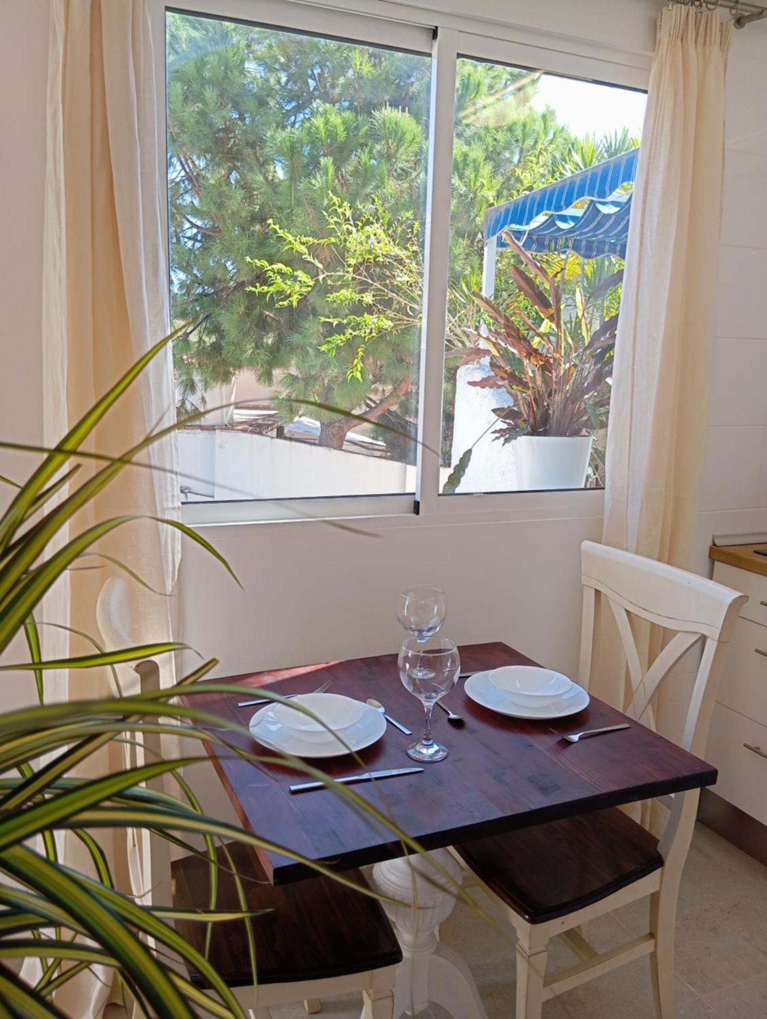 Habitaciones En Casa Miguel Caleta De Velez Esterno foto